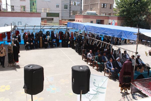 افتتاح نخستین جشنواره تن‌پوش نور، نمایشگاه مُد و لباس ایرانی اسلامی در شهرستان بهارستان 