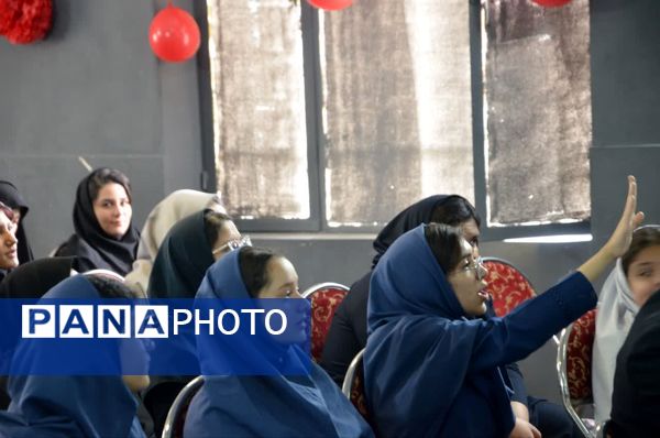 کارگاه آموزشی خبرنگاری دختران منطقه 6