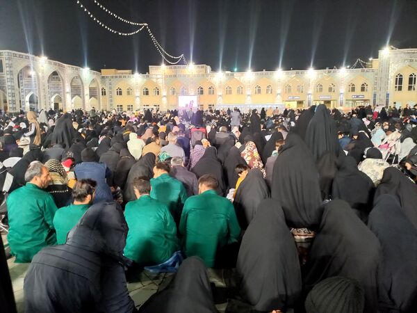 ساعاتی در آغوش پروردگار در حرم مطهر رضوی