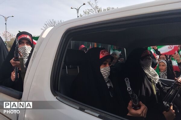 اجتماع بزرگ دختران ایران به مناسبت ولادت حضرت معصومه (س) و روز دختر در پردیس