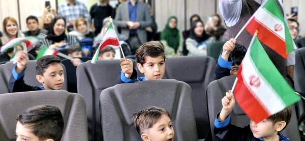 زنگ غنچه‌ها همزمان با سراسر کشور در بندرانزلی