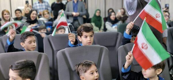 زنگ غنچه‌ها همزمان با سراسر کشور در بندرانزلی