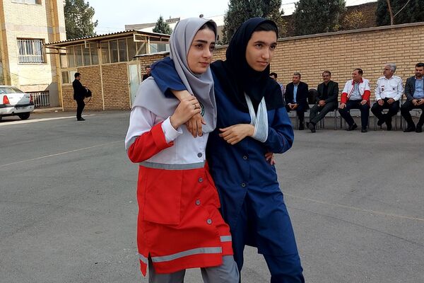 مانور سراسری زلزله در مدارس کهریزک و باقرشهر 