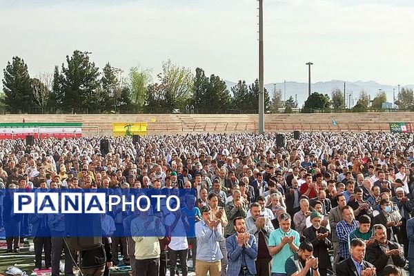 برگزاری باشکوه نماز عیدفطر در باقرشهر 