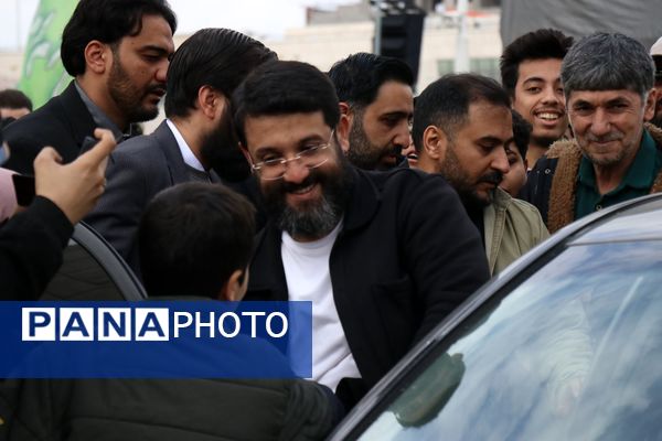 اجتماع عظیم منتظران ظهور در میدان شهدا مشهد