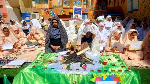 نواختن زنگ نماز با شعار «مِهر با مُهر» در مدارس شهرستان ملارد همزمان با آغاز سال تحصیلی