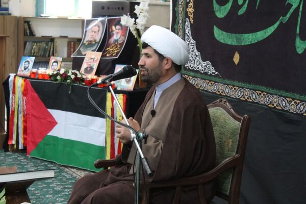 محفل انس با قرآن با حضور دانش‌آموزان سمنانی