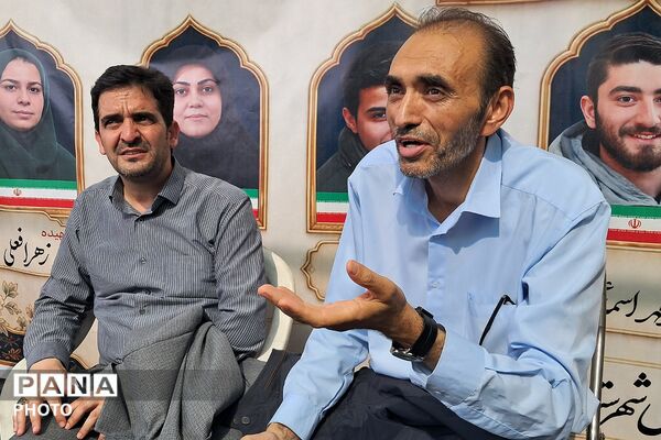 بهارستان دو در مسیر عشق؛ میزبانی فرهنگیان از زائران حسینی در عوارضی پرند