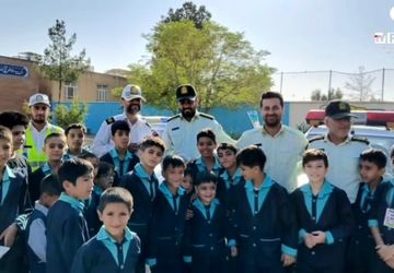 تقدیر دانش آموزان مدرسه شهید مفتح روستای صرم از پلیس
