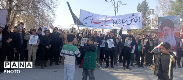 خروش انقلابی نمازگزاران سملقان در خیابان‌های شهر