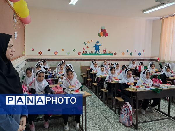 برگزاری مراسم جشن شکوفه‌ها در زنجان