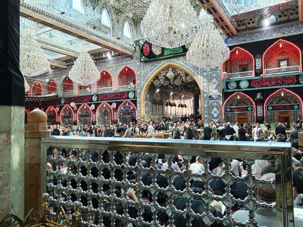 پیاده روی اربعین  و زیارت حرمین مطهر امام حسین علیه السلام و حضرت ابوالفضل عباس علیه السلام 