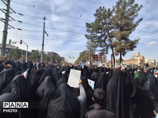 تشییع پیکر مطهر شهدای پایگاه نظامی هوانیروز