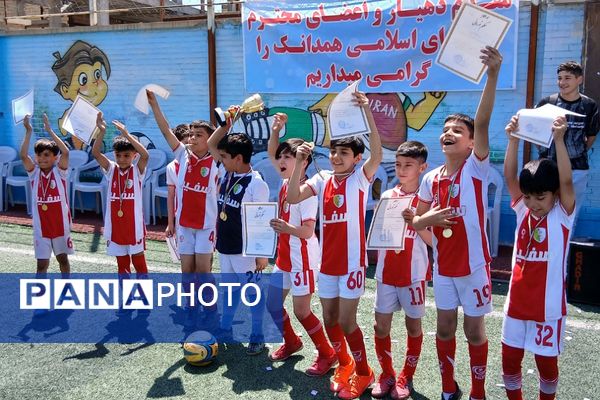 مسابقات مینی فوتبال دانش‌آموزان دوره اول ودوم ابتدایی در بهارستان‌۲