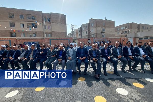 آیین بهره برداری از مدرسه شهدای پالایشگاه تهران در کهریزک 