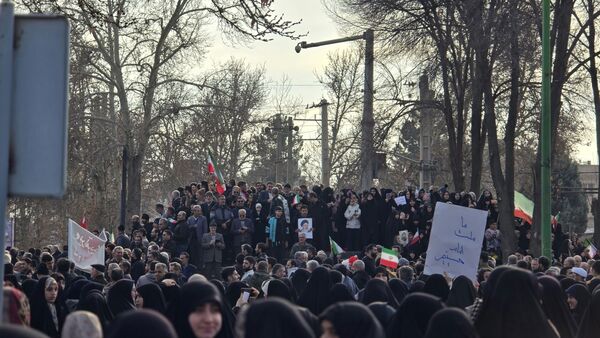 مردم نظرآباد، به فرمان رهبر انقلاب لبیک گفتند