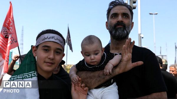 وداع حماسی ملت با پیکر مطهر پیشوای انقلاب اسلامی
