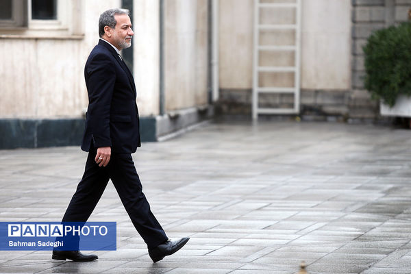 حاشیه جلسه هیات دولت - ۲۳ آبان