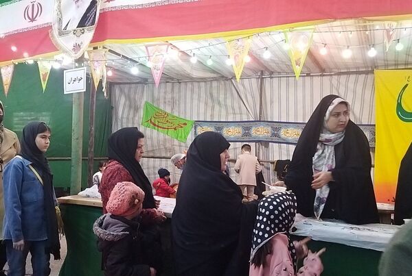 گذری بر موکب های پذیرایی مهدیه در شب میلاد حضرت مهدی (ع)