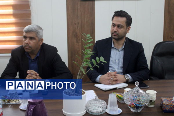 سلسله نشست‌های هفتگی افق تربیت شهرستان کنگان