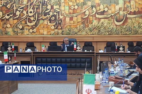 آموزش خانواده مهمترین راه حل در تربیت دانش‌آموزان