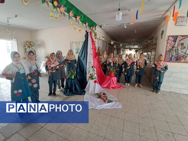 دانش‌آموزان مدرسه سمیه به استقبال دهه فجر رفتند