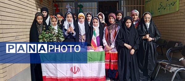 جشن دهه فجر در مدرسه شهید معتمدی