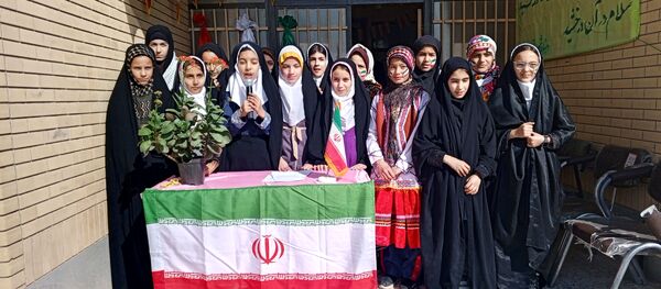 جشن دهه فجر در مدرسه شهید معتمدی