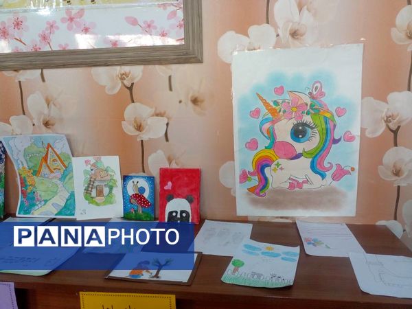 نمایشگاه نقاشی وخطاطی دانش‌آموزان مدرسه هدی یک