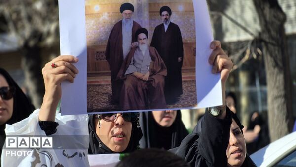 برگزاری مراسم بیعت با سید مجتبی خامنه‌ای در شهرستان فارسان 