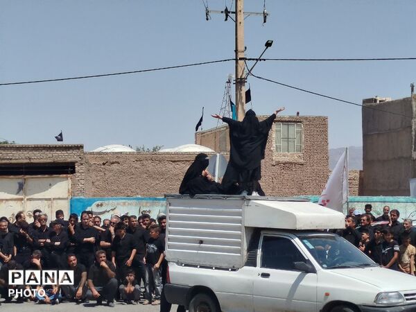 روایتی از غربت ساقی در میدان تعزیه‌ی فدافن