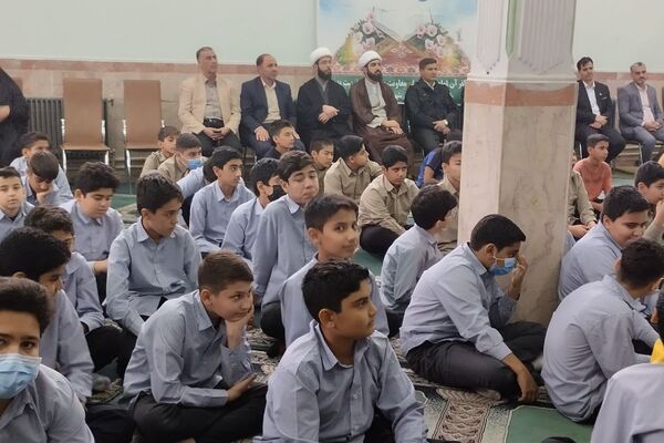 طنین زنگ قرآن و عترت در پیشوا؛ آغاز روزی معنوی در کنار مسئولان