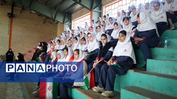 زنگ انقلاب نواخته شد