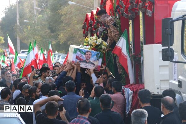 تشییع پیکر شهید محمدمهدی رضایی نصرآبادی در یزد