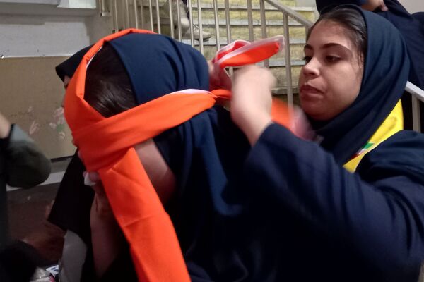 مانور زلزله در دبیرستانه دخترانه شاهد فیض ناحیه 3 شیراز