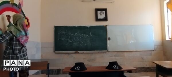 فعالیت گروه جهادی معلمان ناحیه چهار قم در روستاهای نیزار