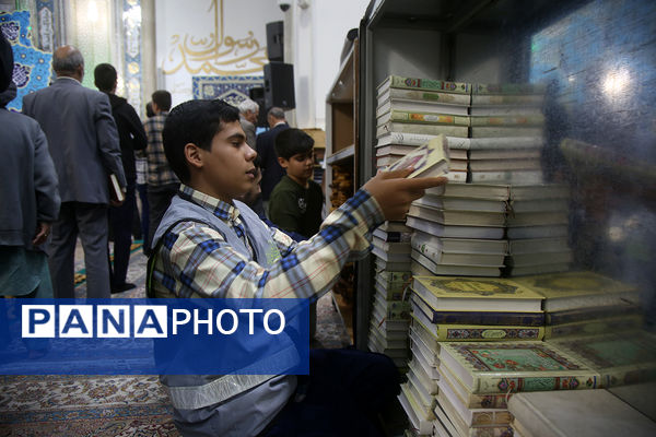 خدمت‌رسانی 35 خادمیار نوجوان در حرم حضرت معصومه(س)