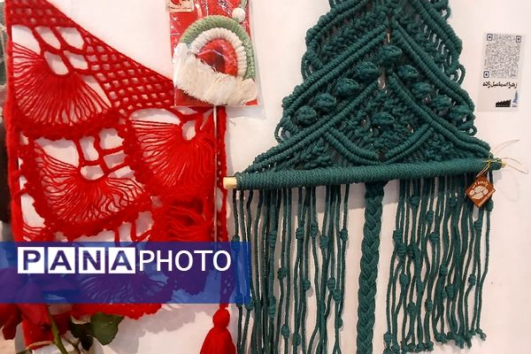 بازدید دانش آموزان ناحیه دو شهرری از نمایشگاه صنایع دستی برج میلاد 