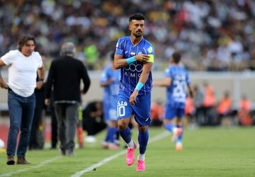 رامین رضاییان سرخپوش می‌شود