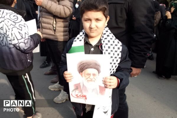 بیعت با سومین امام انقلاب در رودهن 
