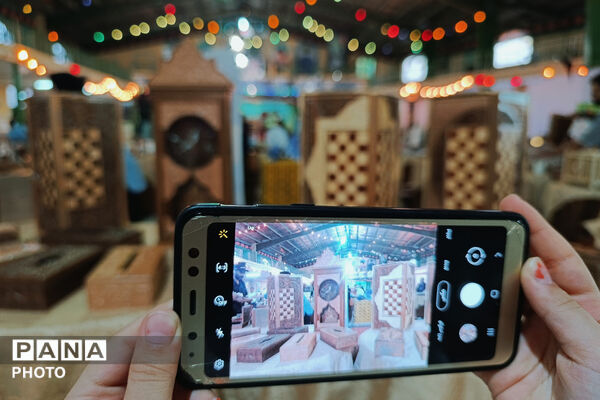 به رنگ دست‌ها در آباده