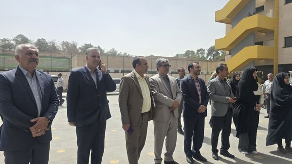 کاروان تجهیزات نوسازی، راهی مدارس اصفهان شد