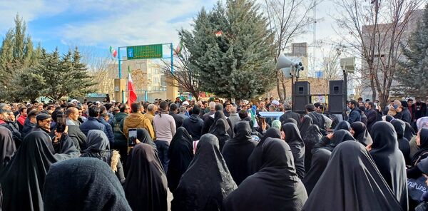 هم صدایی مردم رزن برای سرکوب اغتشاشات 