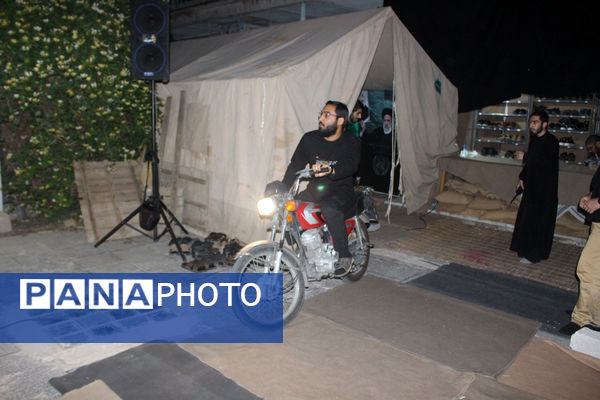 روایتگری طلاب جوان در یادواره شهدای مدرسه حقانی قم