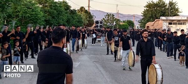 شور حسینی در هیئت ابوالفضلی روستای مهدی آباد شهرستان رشتخوار