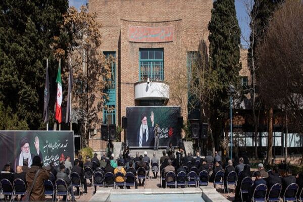 تجمع هنرمندان در وداع و تجدید بیعت با رهبر شهید انقلاب برگزار شد