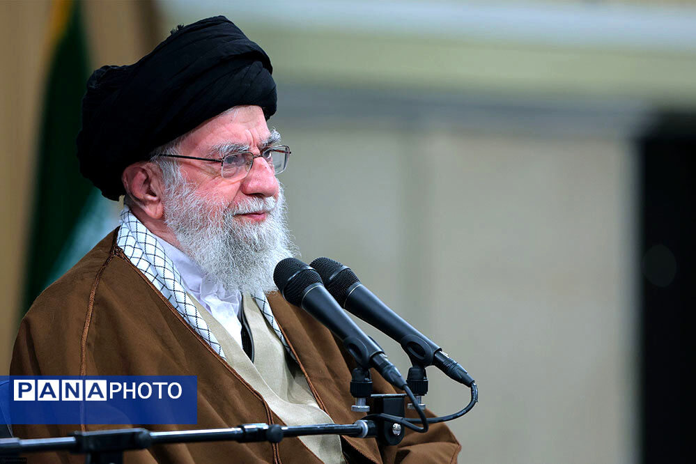 دیدار جمعی از فرماندهان نیروی هوایی و پدافند هوایی ارتش با رهبری