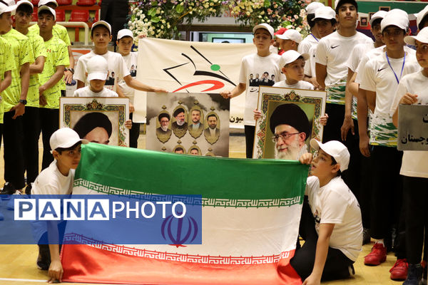 مشعل مسابقات کشوری ورزش دانش‌آموزی در تبریز روشن شد