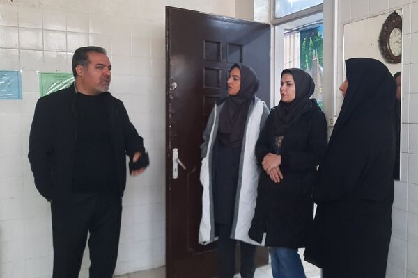 بازدید مدیر آموزش و پرورش ناحیه دو شهرری از دبستان شهید چمران 