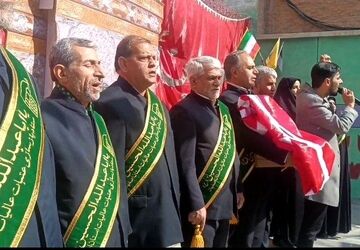 اجرای برنامه نشان ارادت در مدرسه امام حسین ( ع) ناحیه۲